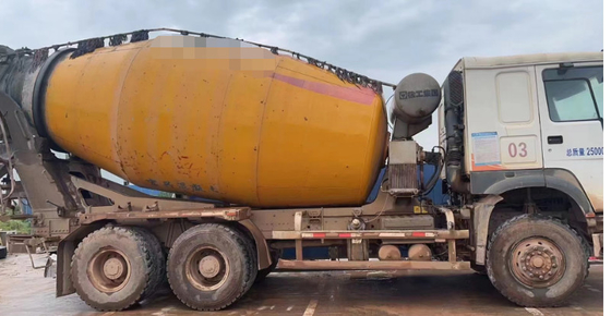 XCMG ব্যবহৃত কংক্রিট মিক্সার ট্রাক 12m3 XZJ5250GJBA1 2015 মডেল